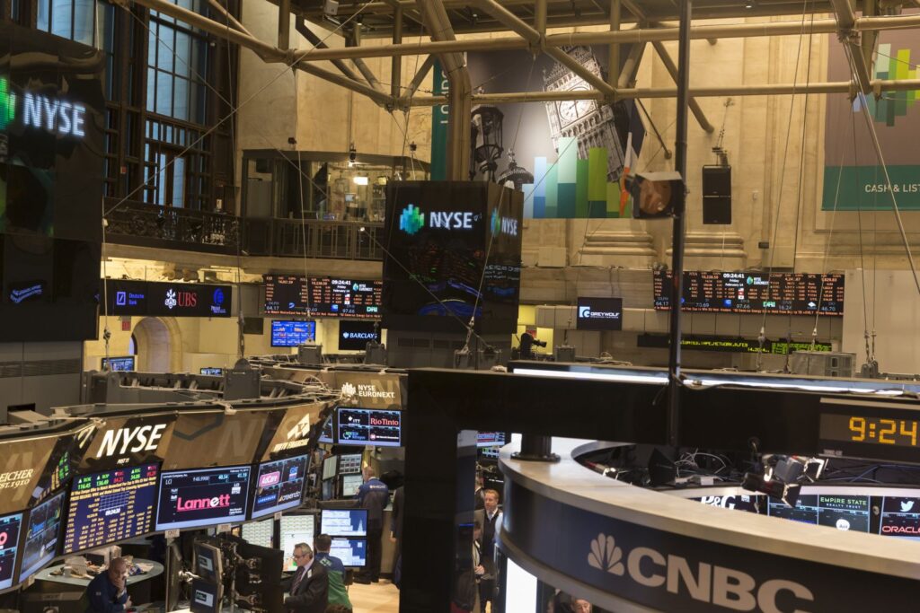 Stocks Climb on Lower Bond Yields and Chipmaker Strength